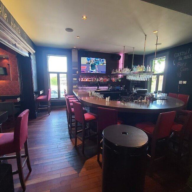 Club Touriste - Restaurants pr&egrave;s de: J6T4P6