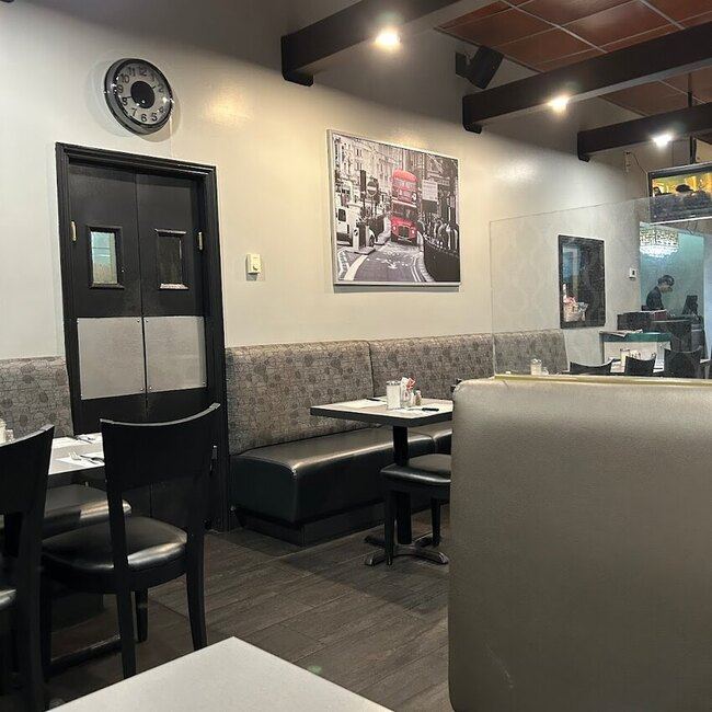 R&ocirc;tisserie Parenteau Junior -  Restaurants Near: J2S8N9