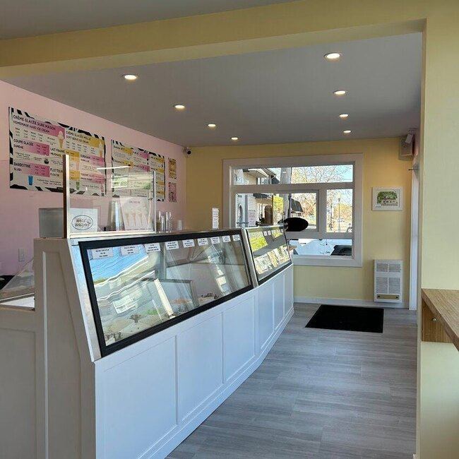 Wild Willy's - Restaurants pr&egrave;s de: H9P2S7