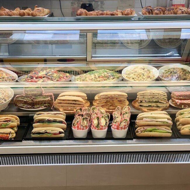 Caf&eacute; &agrave; Rome - Restaurants pr&egrave;s de: H1L1C2