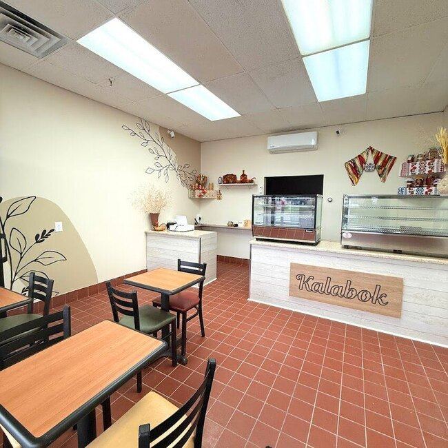 Kalabok Restaurant - Restaurants pr&egrave;s de: H4K1M9