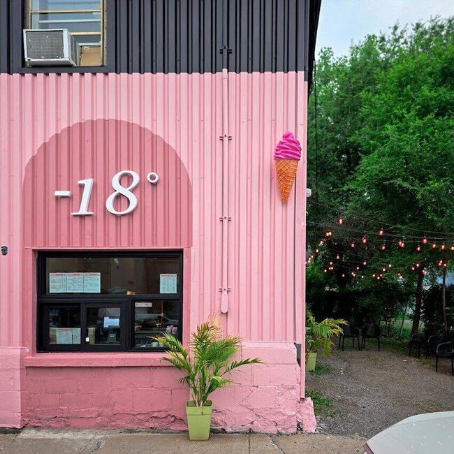 Cr&egrave;merie -18&deg; - Nouveaux restaurants pr&egrave;s de: H3B3E9