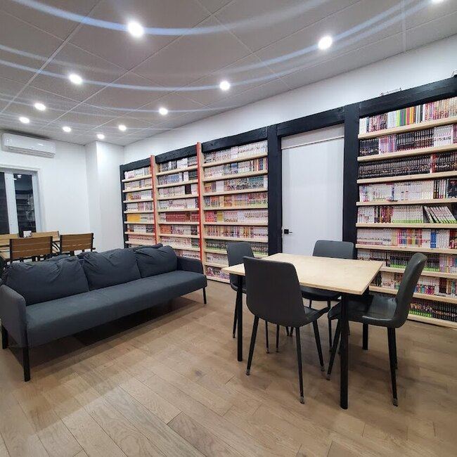 Le Caf&eacute; Kaiju Restaurant