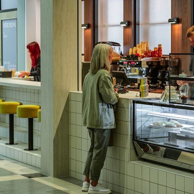 Caf&eacute; Social -  Restaurants Near: J4K2V1