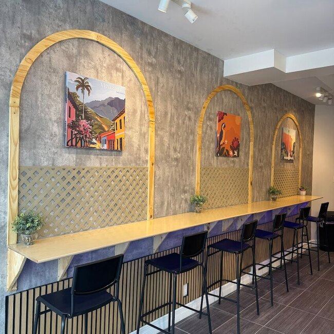 Naguara - Restaurants pr&egrave;s de: H4A1E4