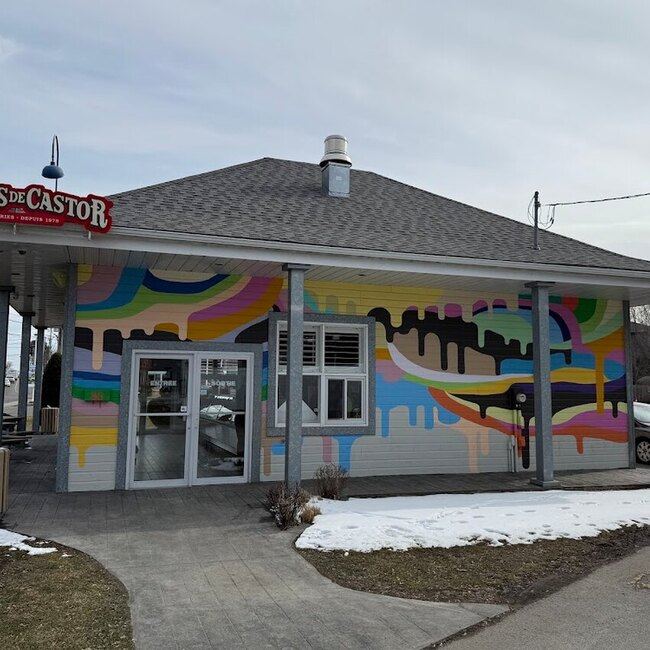 Sign&eacute; Cr&egrave;me - Cr&egrave;merie - Restaurants pr&egrave;s de: J7P2A4