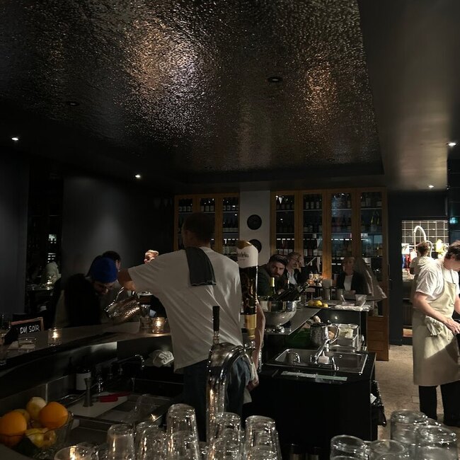 La Cave du Parapluie - Nouveaux restaurants pr&egrave;s de: H2V0B2