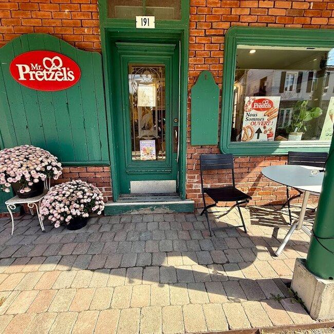 Magasin G&eacute;n&eacute;ral la Quincaillerie des Saveurs vieux Terrebonne -  Restaurants Near: J6W2Z5