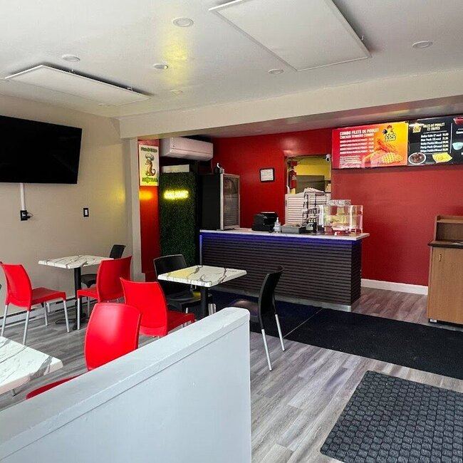 Coq Zone - Poutines Sainte-Rose