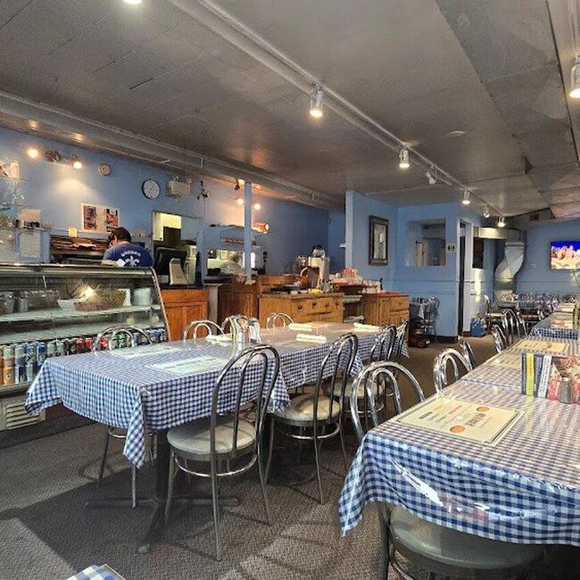 Quebec Pizzeria Restaurant