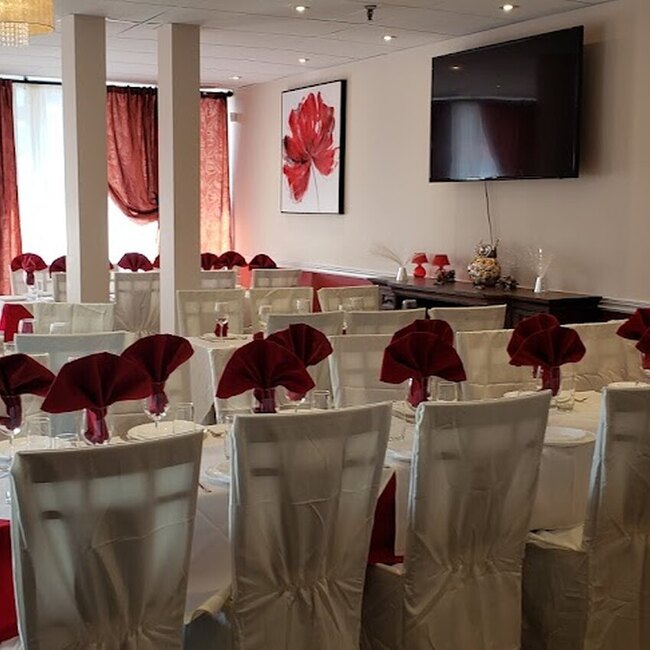 Razgulyaevo -  Restaurants Near: H3W3C2