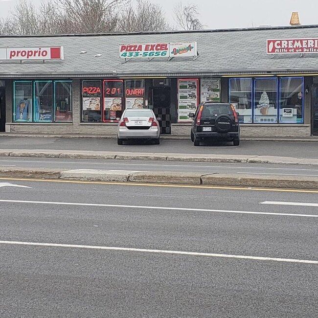 Pizza Excel -  Restaurants Near: J7C2K6