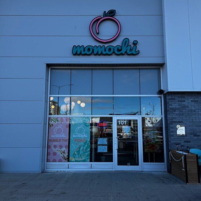 MOMOCHI Pok&eacute; Bol & Bubble Th&eacute; - Restaurants pr&egrave;s de: J7C5L4