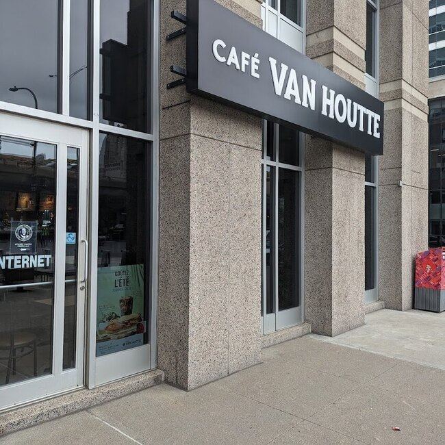 Caf&eacute; Van Houtte -  Restaurants Near: H2P2M9