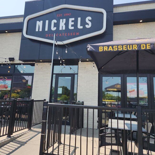 Nickels Deli & Bar - Restaurants pr&egrave;s de: H4Y1E4