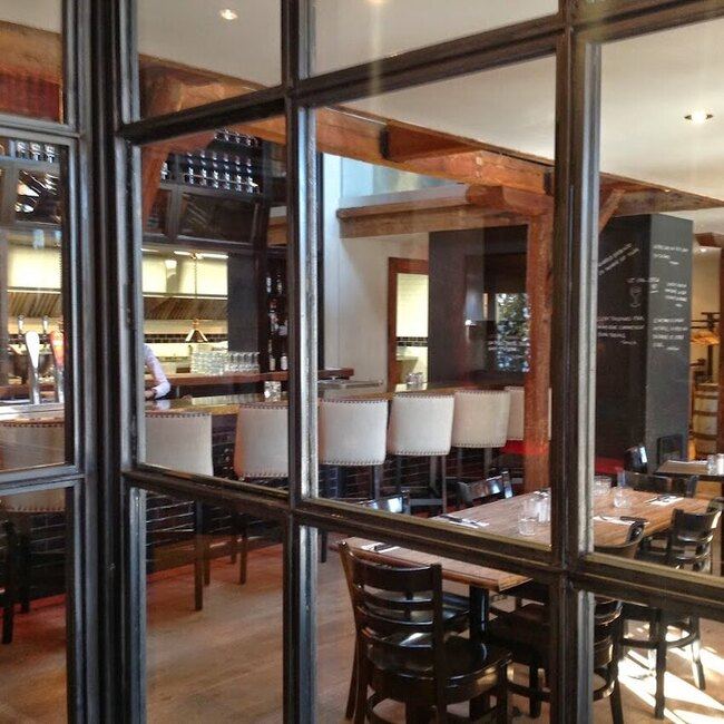 Magia Restaurant & Garde-Manger - Restaurants pr&egrave;s de: J4K1C8