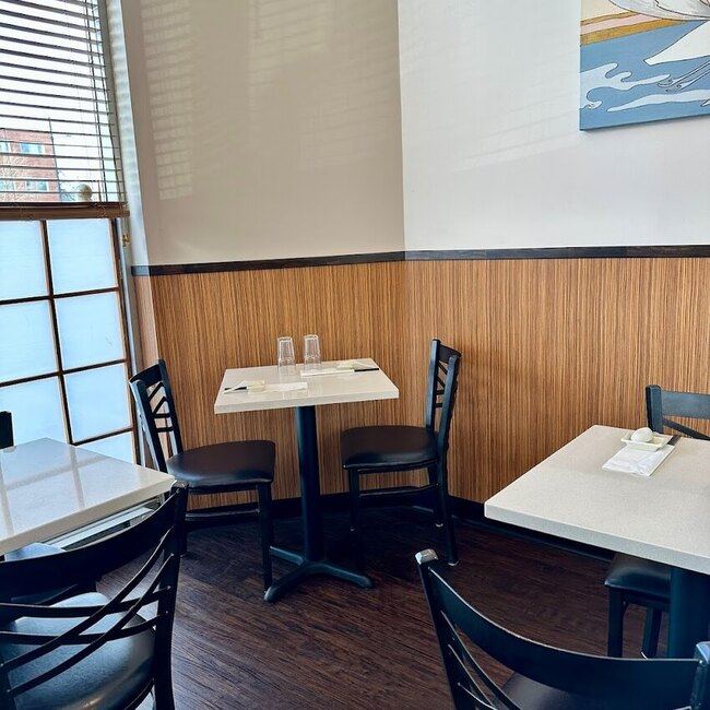 Ronda Sushi -  Restaurants Near: H1N1M2