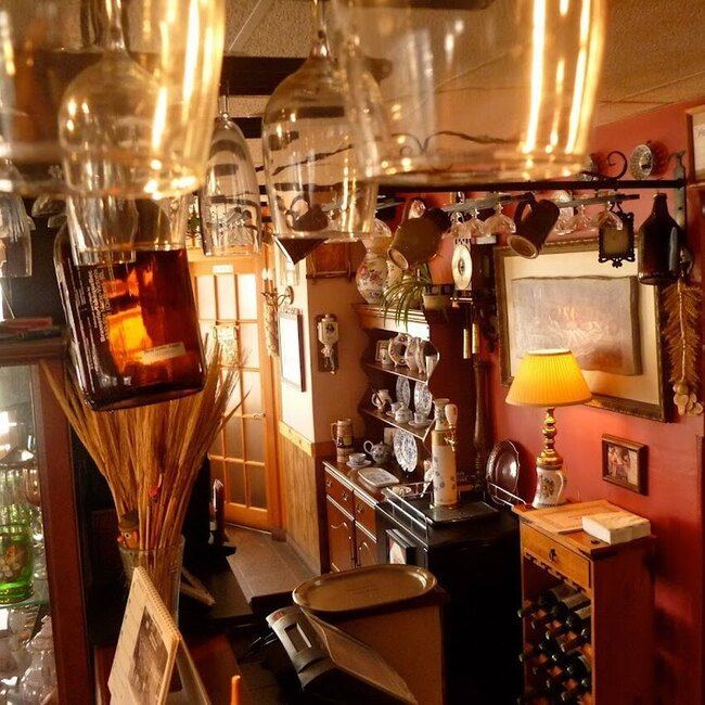 Boh&eacute;mia - Restaurants pr&egrave;s de: J4Y3B8