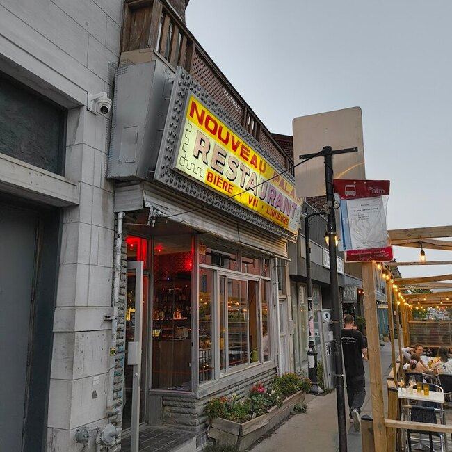 Nouveau Palais - Outremont Restaurants