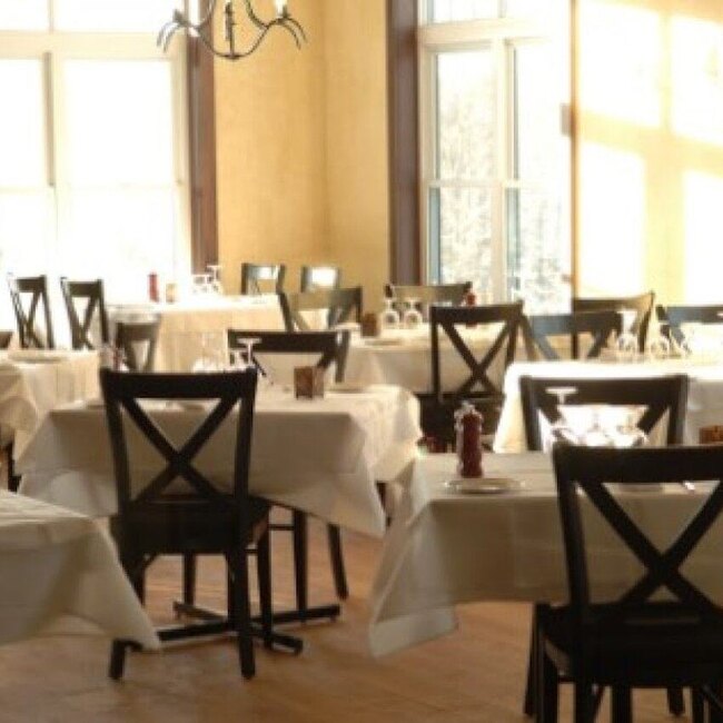 Il Pinnacolo - Restaurants pr&egrave;s de: J8E1L2