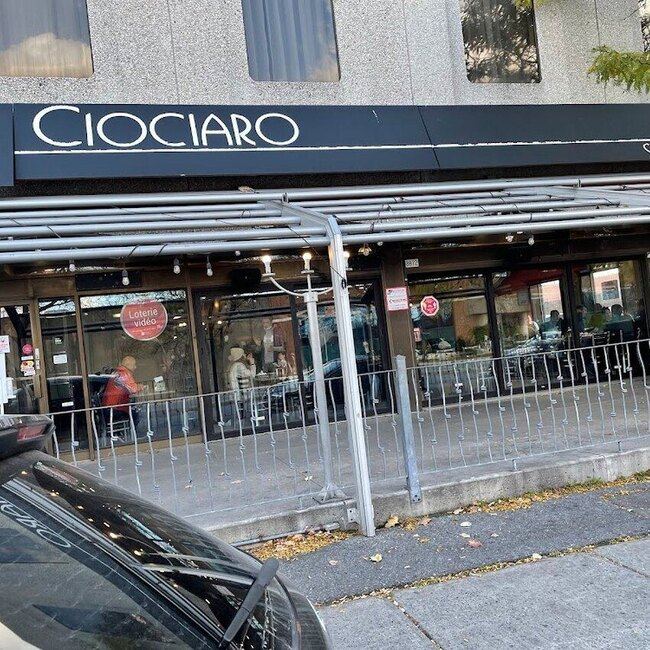 Ciociaro Sports Bar & Grill - Restaurants pr&egrave;s de: H1P2C2