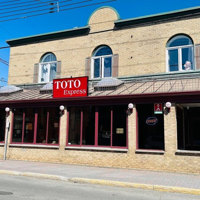 Toto Pizzeria -  Restaurants Near: H8S2C2