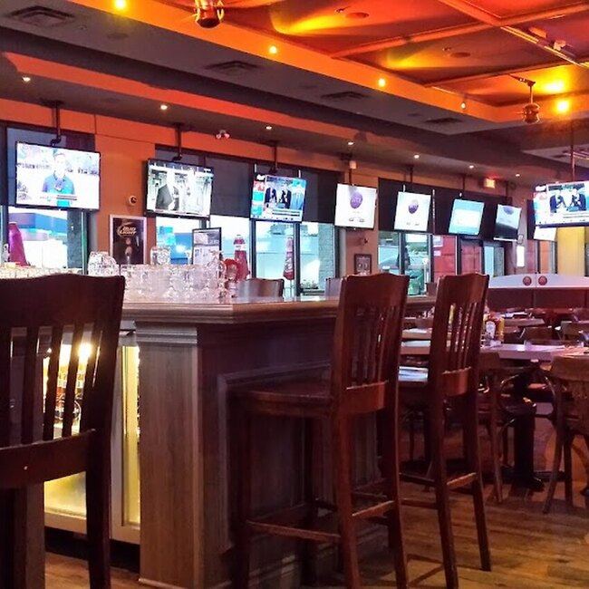 La Station des Sports -  Restaurants Near: J4V1M6