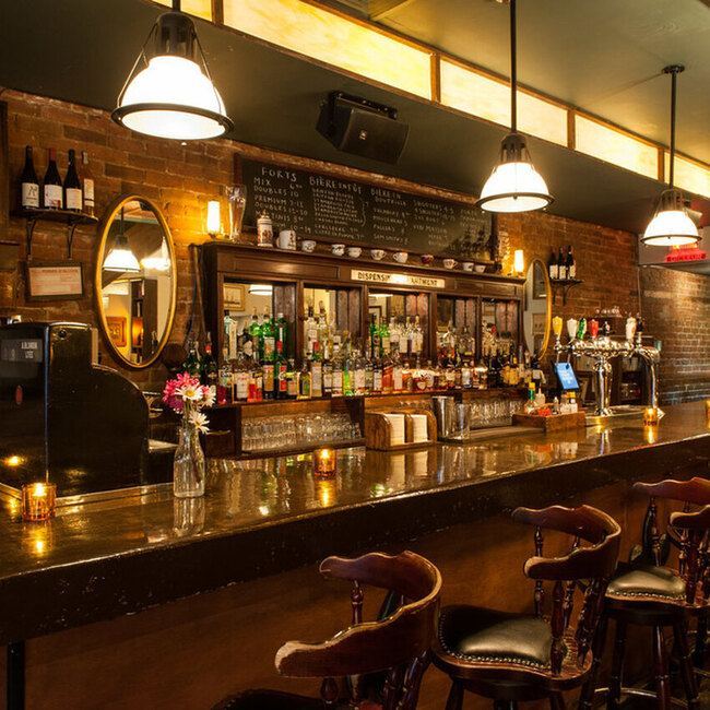 Bar Le Sparrow Restaurant