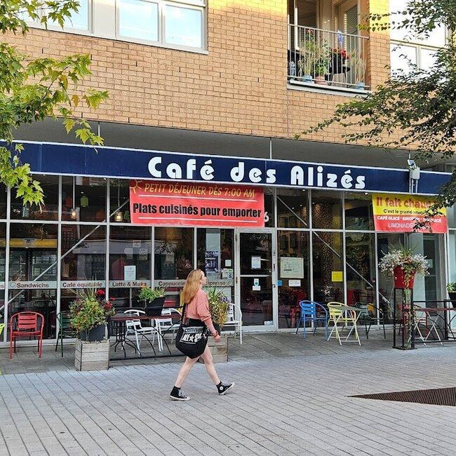 Caf&eacute; Des Aliz&eacute;s - Restaurants pr&egrave;s de: H4C1P7