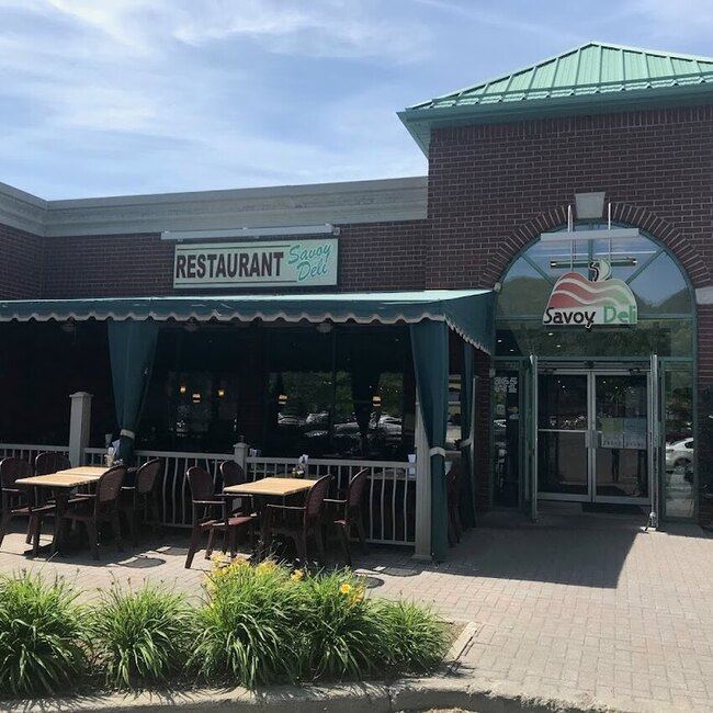 Savoy Deli - Restaurants pr&egrave;s de: J3H3N9