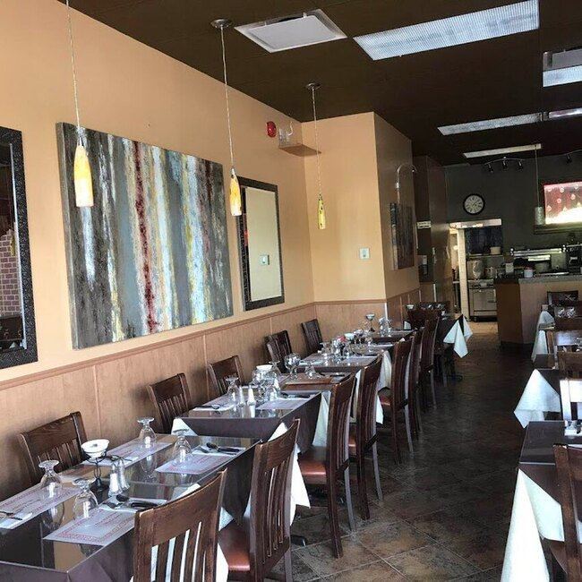 Petit Tournesol Dor&eacute; - Restaurants pr&egrave;s de: J4B0B2