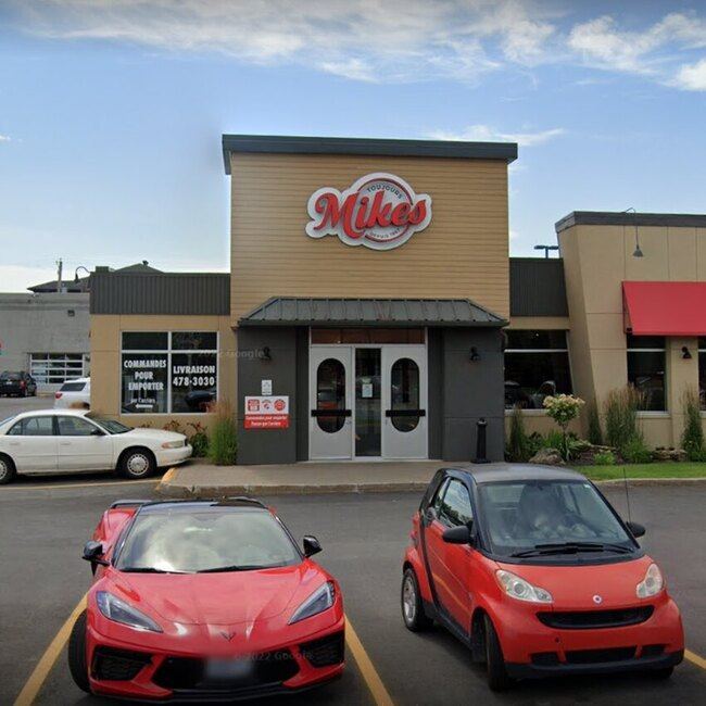 Toujours Mikes - Restaurants pr&egrave;s de: J2C8J5