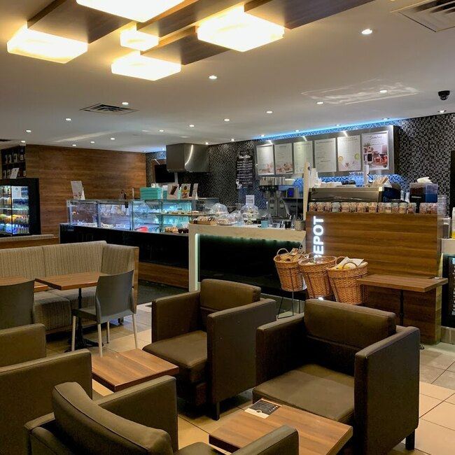 Caf&eacute; D&eacute;p&ocirc;t - Restaurants pr&egrave;s de: J7A2H2