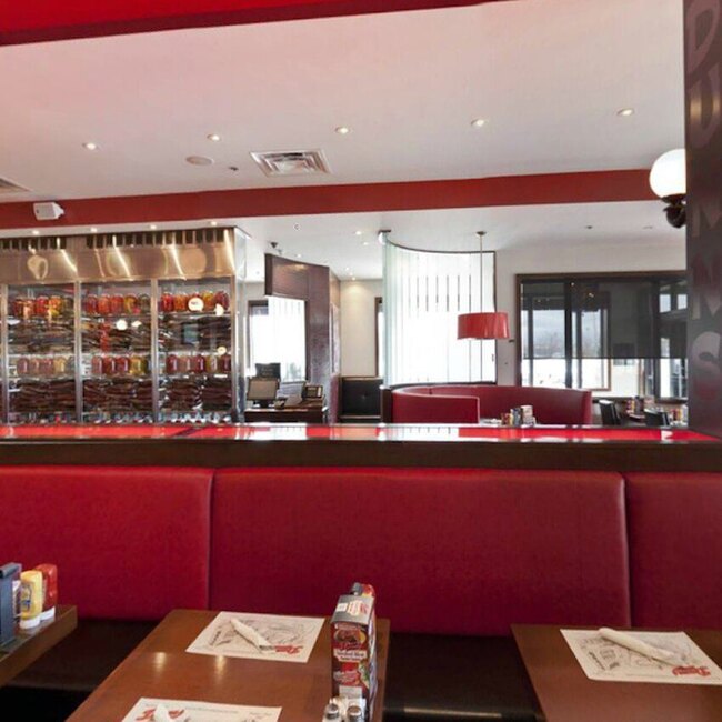 Dunn's Famous - Restaurants pr&egrave;s de: J3Y1A7