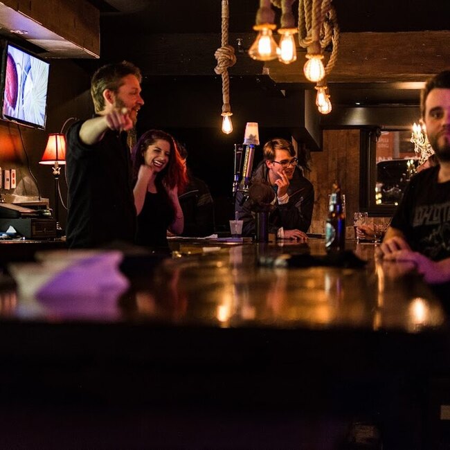 Mad Hatter Pub - Restaurants Pub Centre-ville