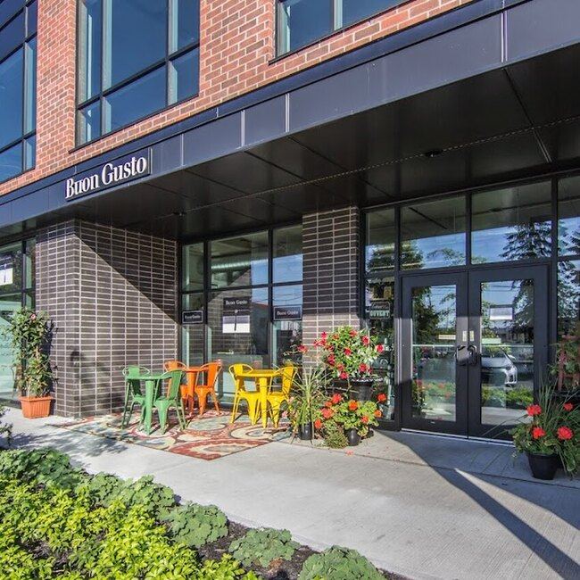 Buon Gusto - Restaurants pr&egrave;s de: J1X2T3