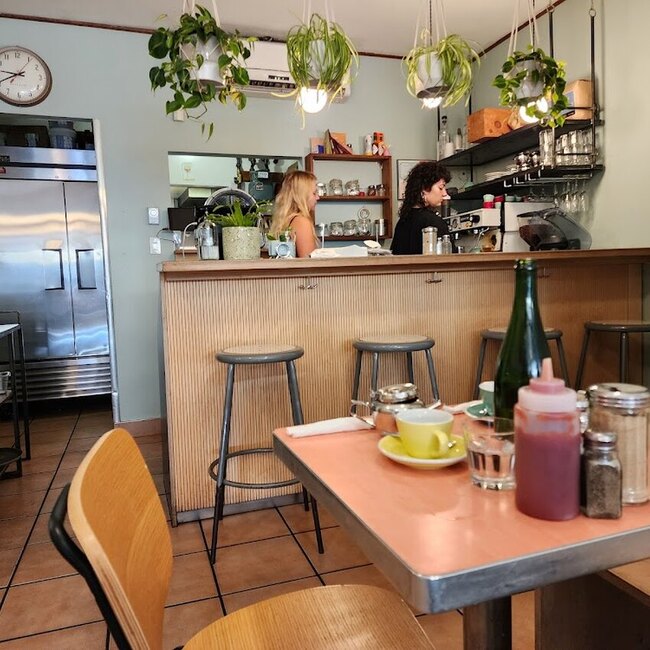 Le Vieux V&eacute;lo - breakfast Restaurants Near: H2S1K6