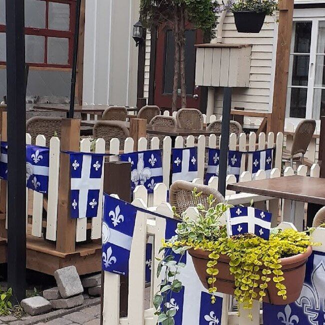 Bistro Chocolaterie Le Divin Tandem - Restaurants pr&egrave;s de: J6W2M3