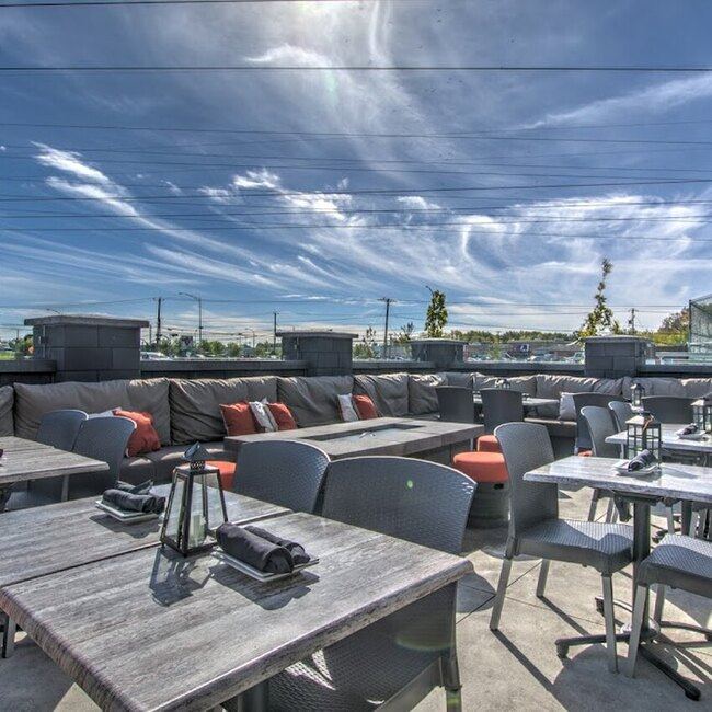 M Resto Bar - Restaurants pr&egrave;s de: J5A2S6