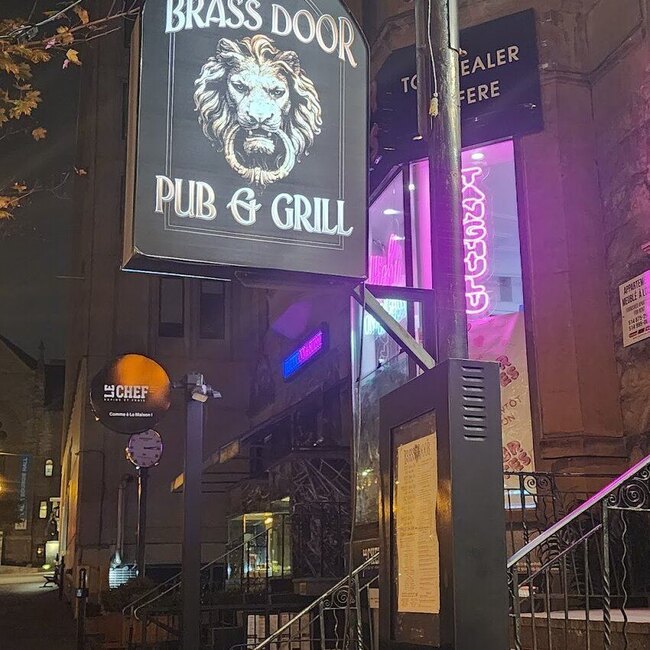Brass Door Pub - Restaurants Pub Centre-ville