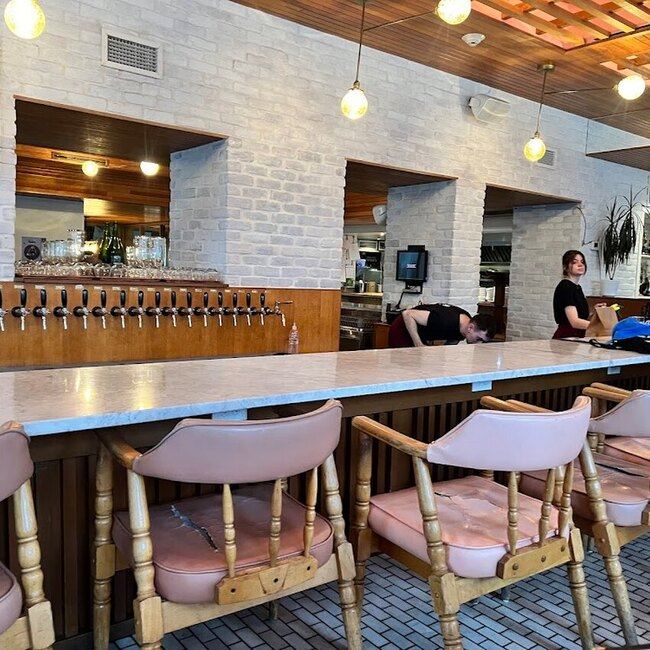 Brasserie Harricana / Restaurant & Boutique Restaurant