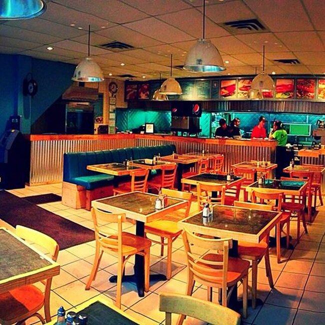 Casse-Cro&ucirc;te Normand - Restaurants pr&egrave;s de: H4G1C6