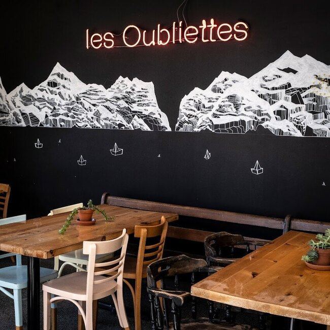 Caf&eacute; les Oubliettes -  Restaurants Near: H2S2R8