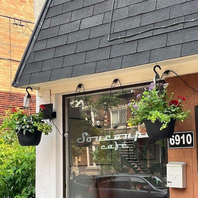 Soucoupe caf&eacute; Restaurant