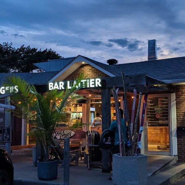 Shack Attakk - Restaurants pr&egrave;s de: J3H3N9