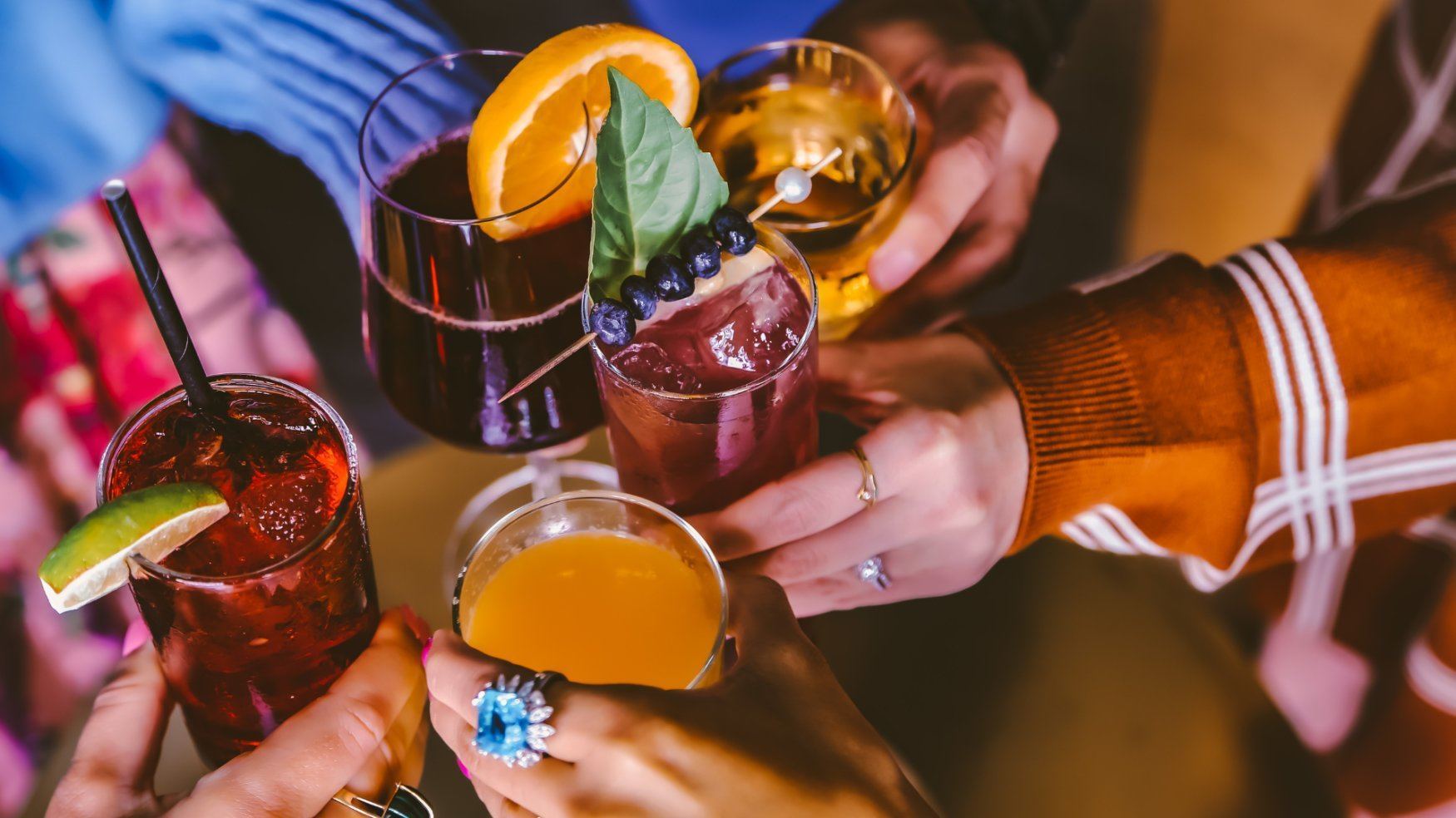 Le guide ultime des meilleurs bars à Montréal : où aller, quoi boire