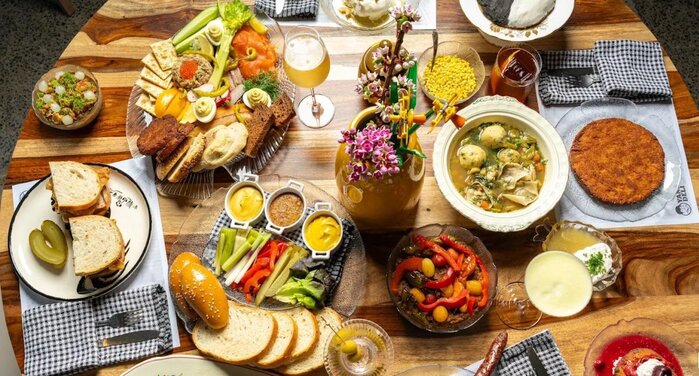 Yans Deli: Montréals New Gourmet Deli with Heart