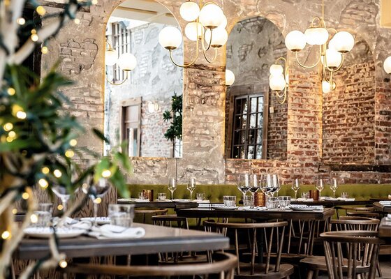 Les meilleurs endroits pour les partys de Noël à Montréal en 2025