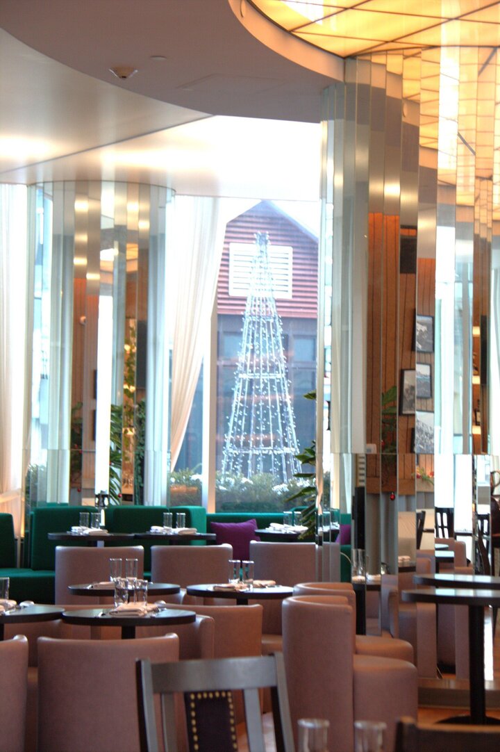 Festive Dining Experience at Pub Cartier Arms in Old Montreal