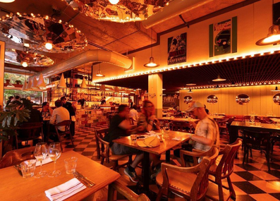 Stella Brasserie Italienne Now Open in the Quartier des Spectacles